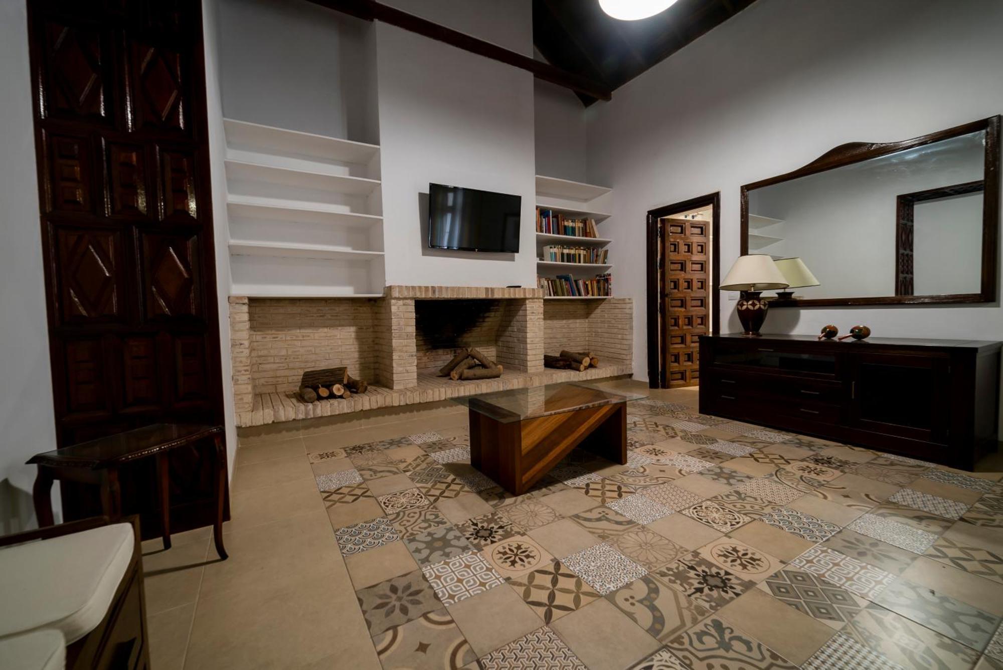 Don Emilio Apartment *